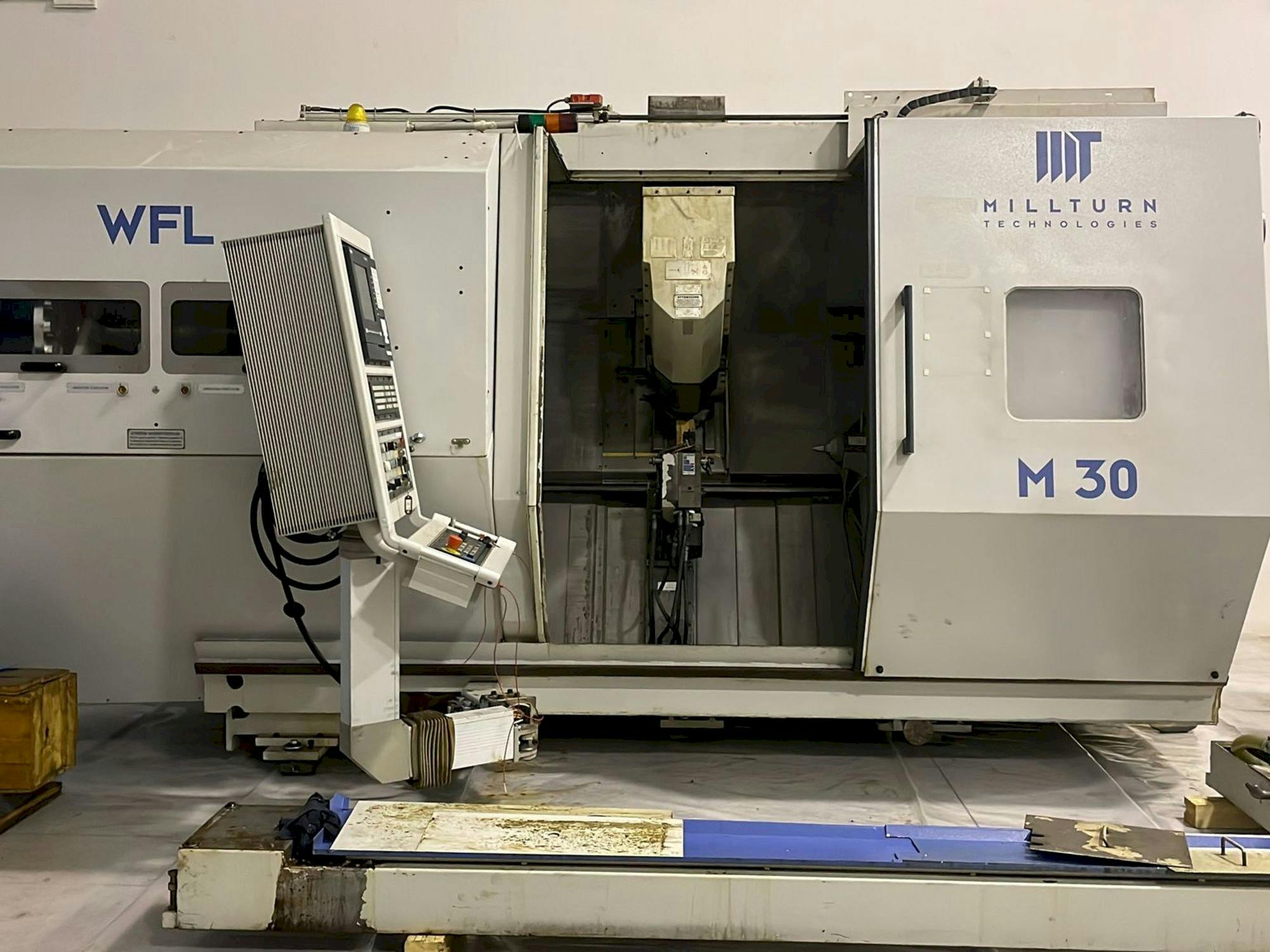 Vooraanzicht  van WFL Millturn M30  machine