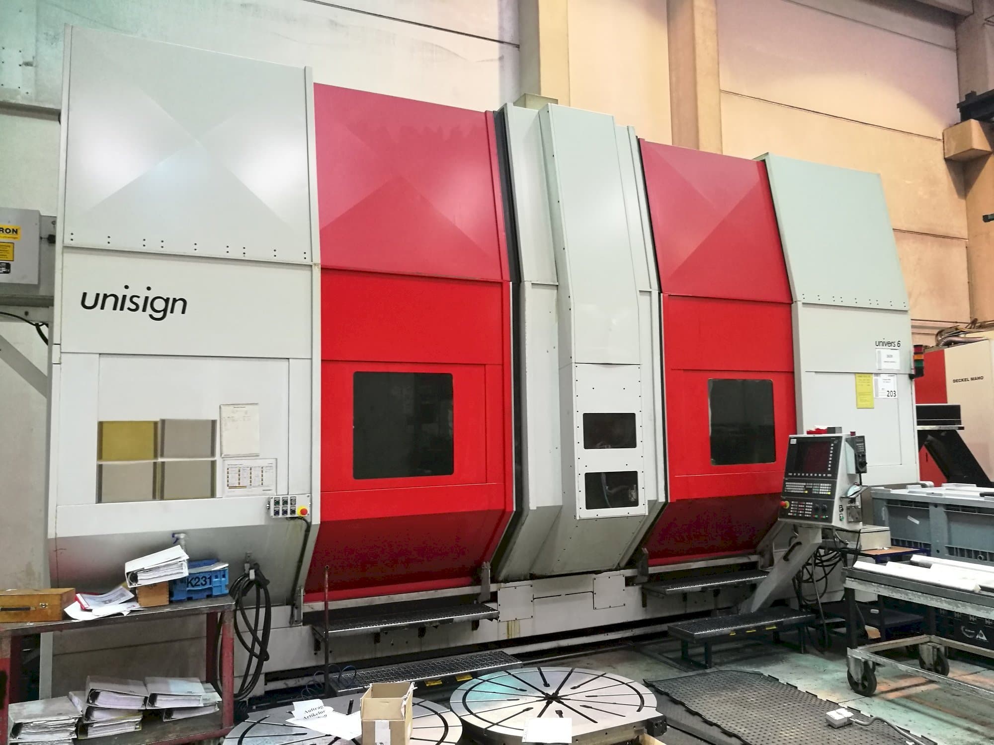 Vooraanzicht van Unisign Univers 6 C2 machine