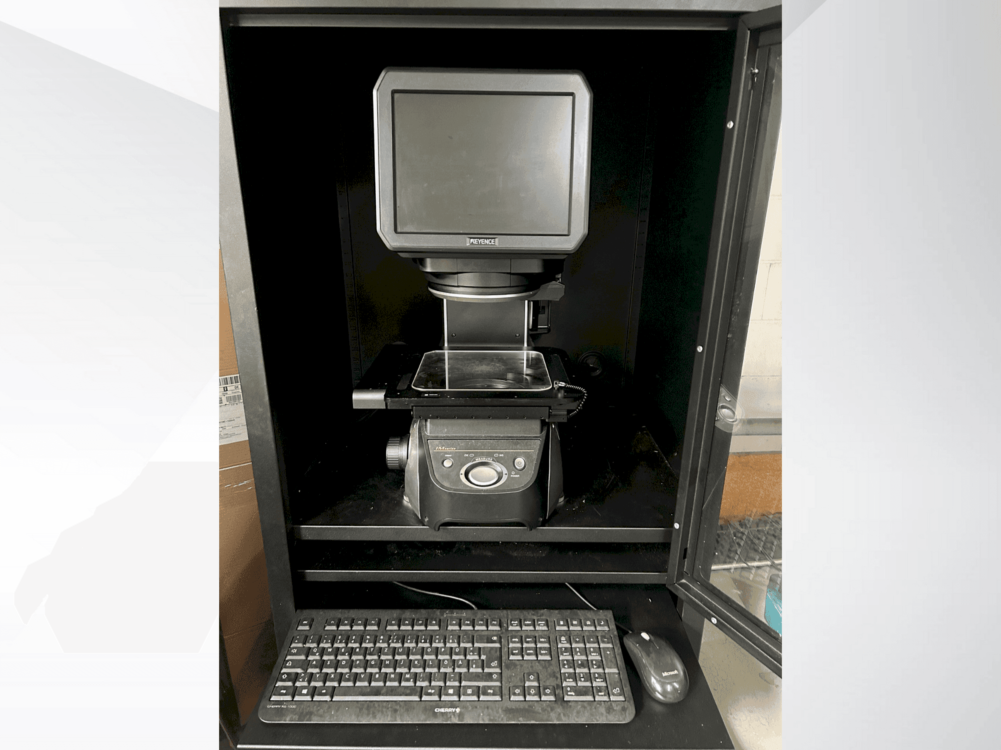 Vooraanzicht  van KEYENCE IM 7020  machine