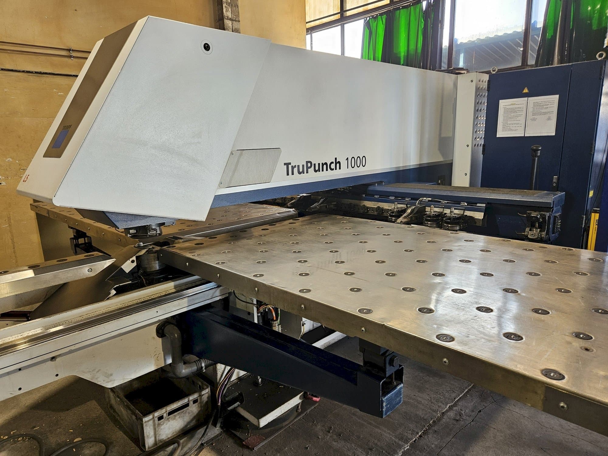 Vooraanzicht van Trumpf TruPunch 1000 machine