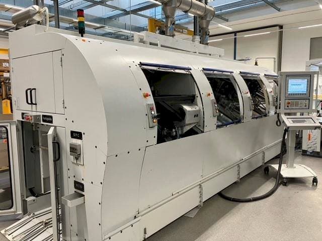 Vooraanzicht van MIKRON Multistep XS machine