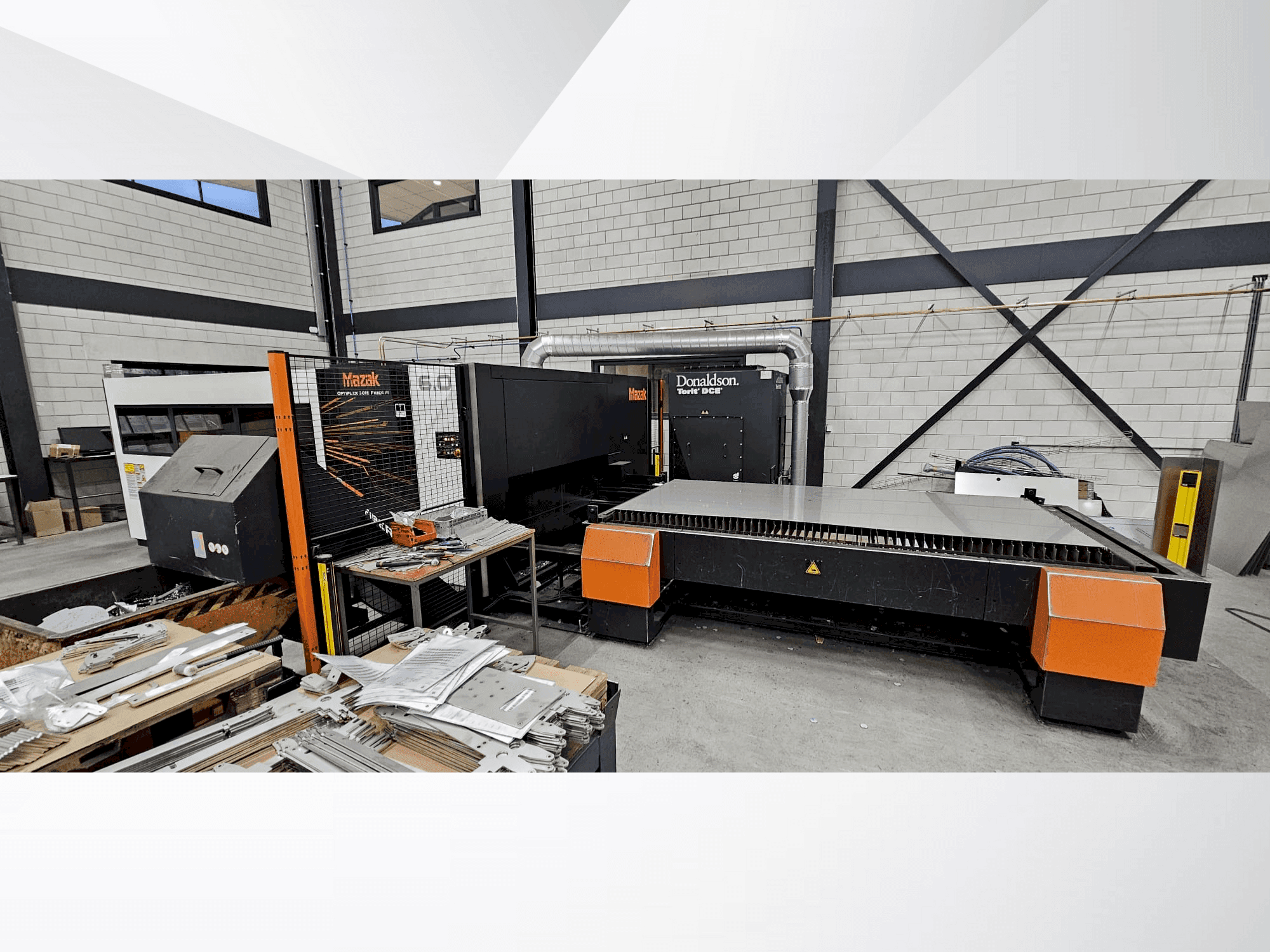Vooraanzicht van Mazak Optiplex 3015 Fiber III 6,0kW machine