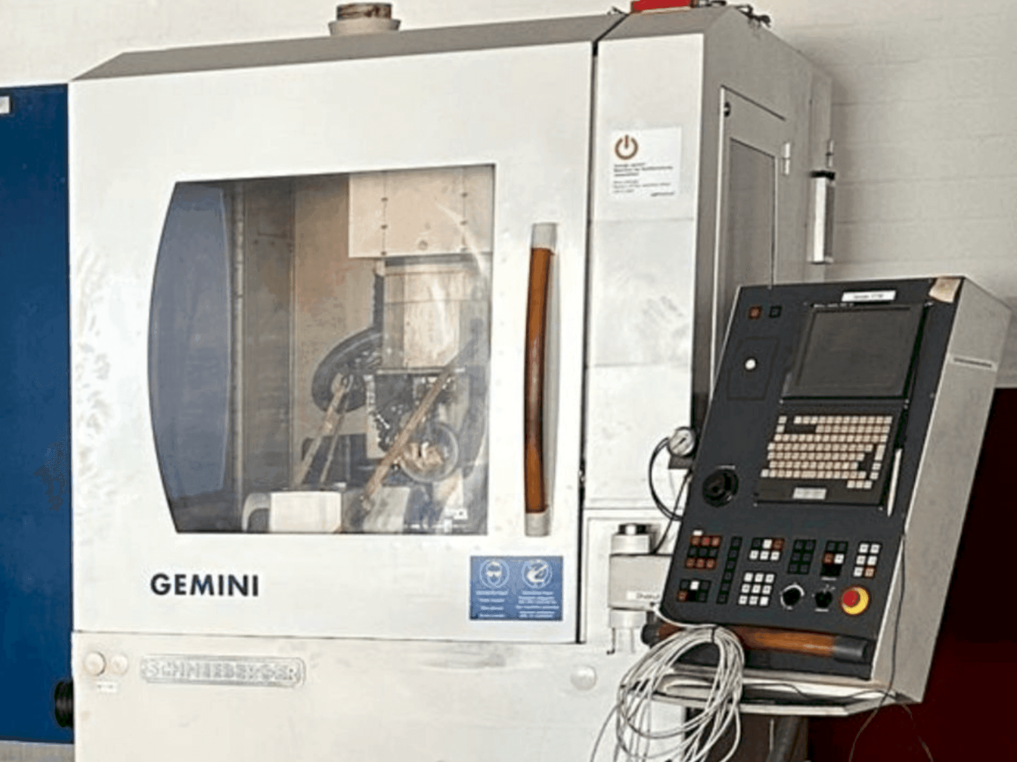 Vooraanzicht van Schneeberger MRG Gemini machine