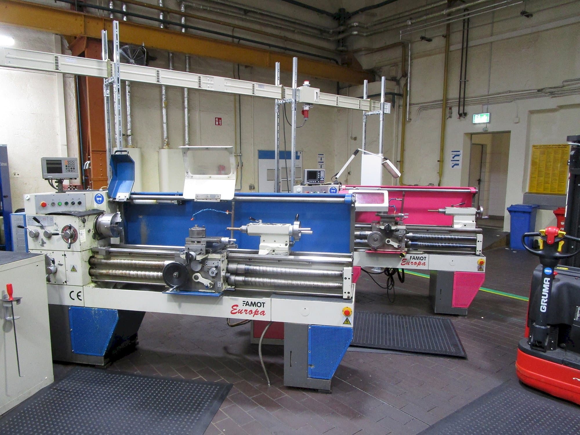Vooraanzicht van FAMOT EUROPA machine