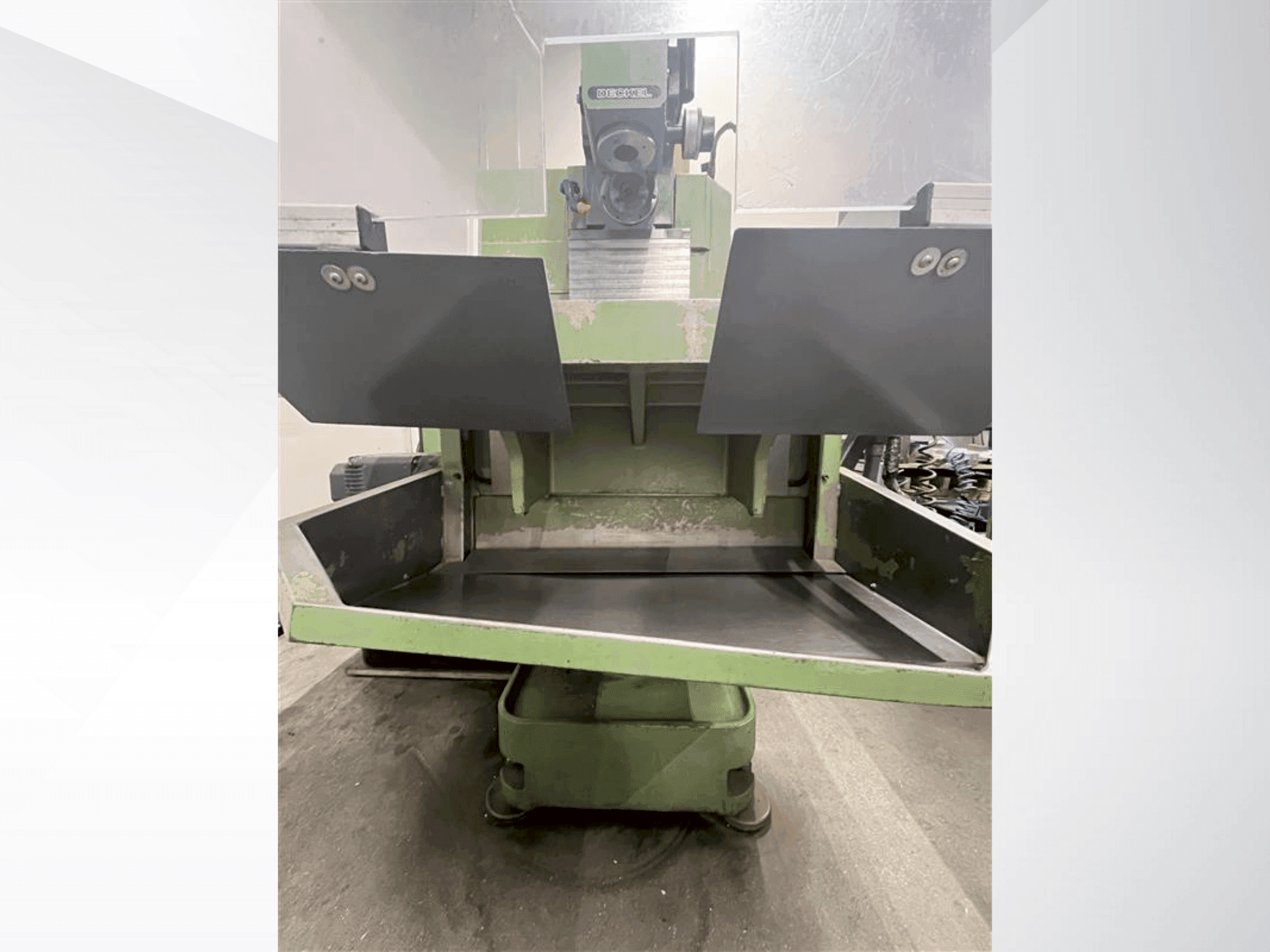 Vooraanzicht  van DECKEL FP2A  machine