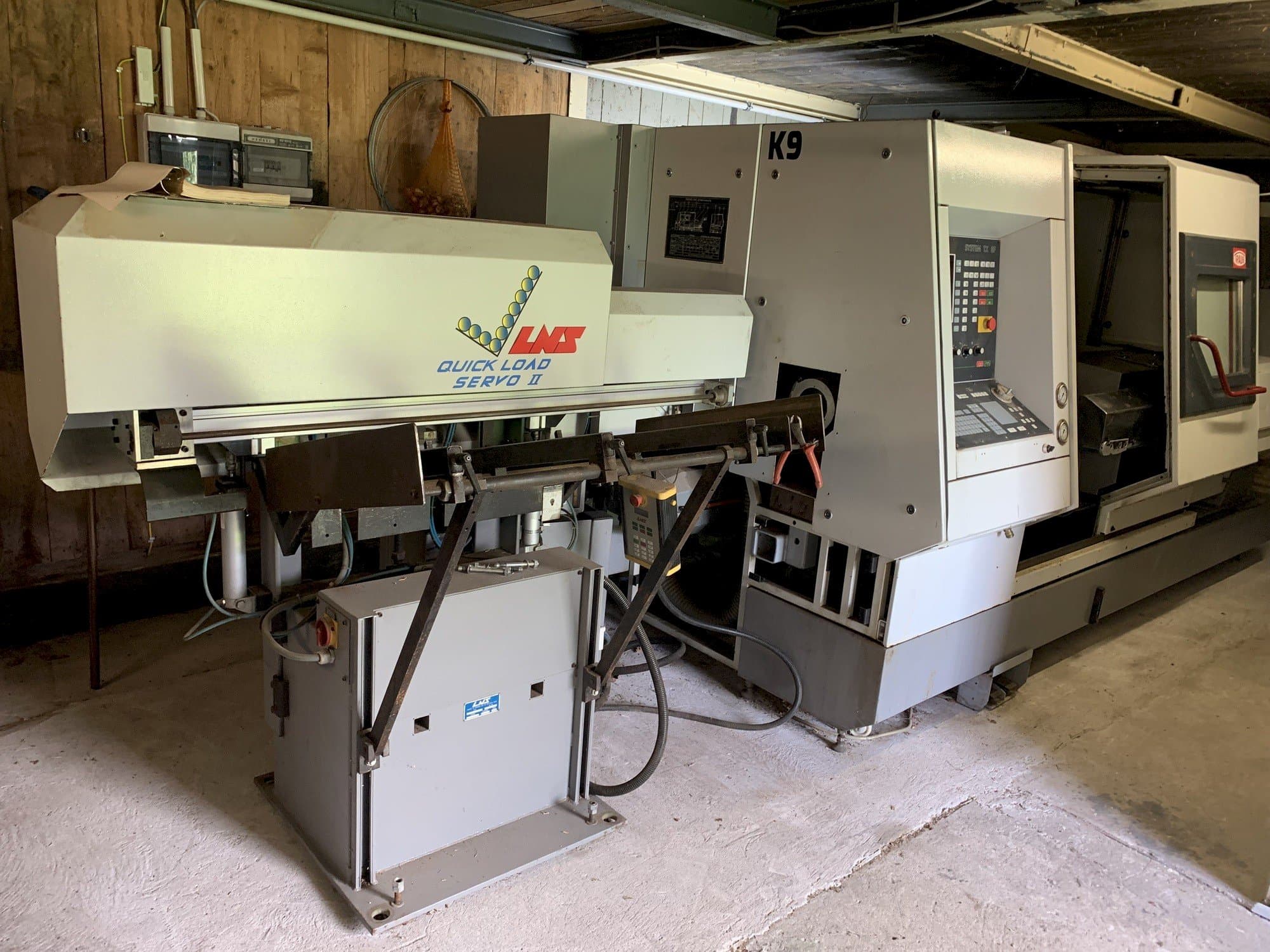 Vooraanzicht van TRAUB TND 350 G machine