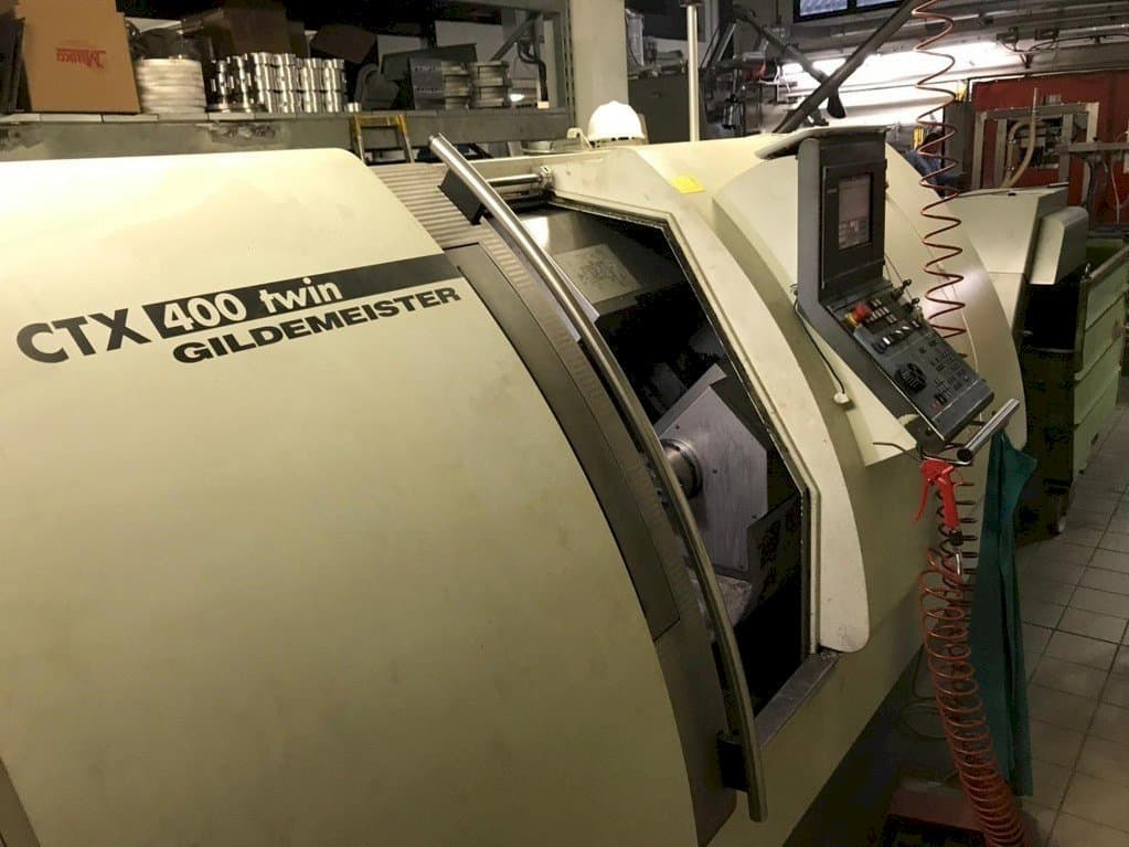 Vooraanzicht van Gildemeister CTX 400 Twin machine
