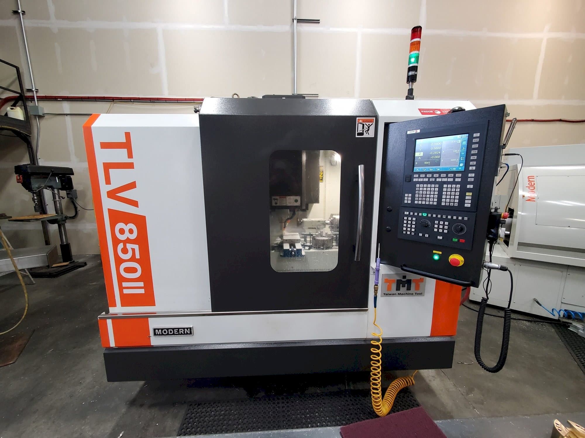 Vooraanzicht van Modern TLV-85011 machine