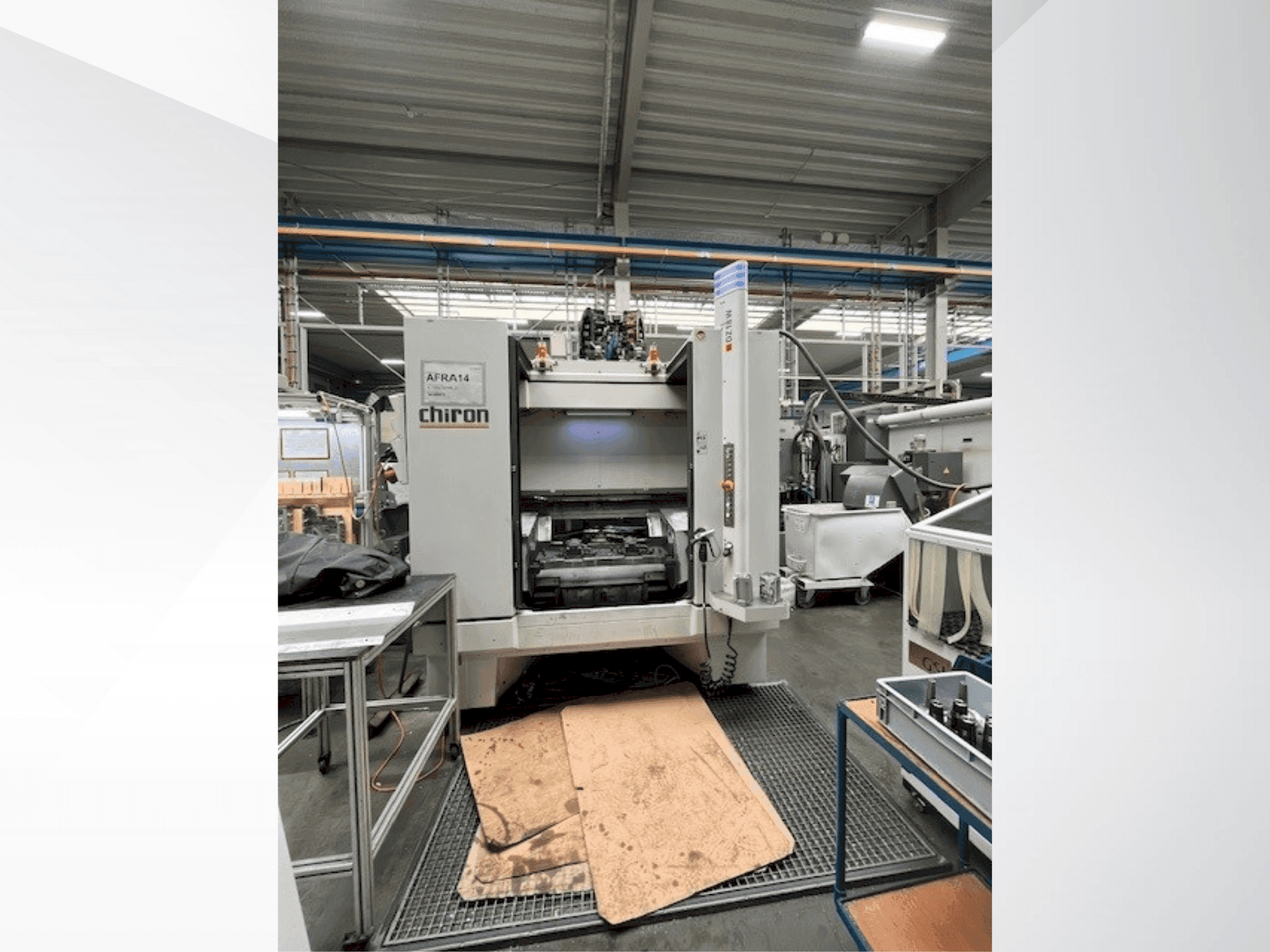 Vooraanzicht  van CHIRON DZ 18 W  machine