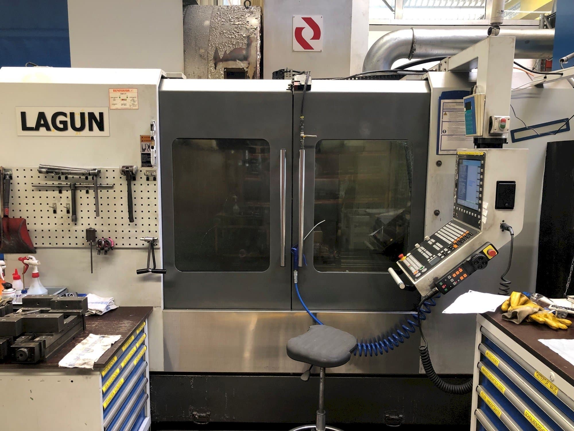 Vooraanzicht van LAGUN L1400 machine