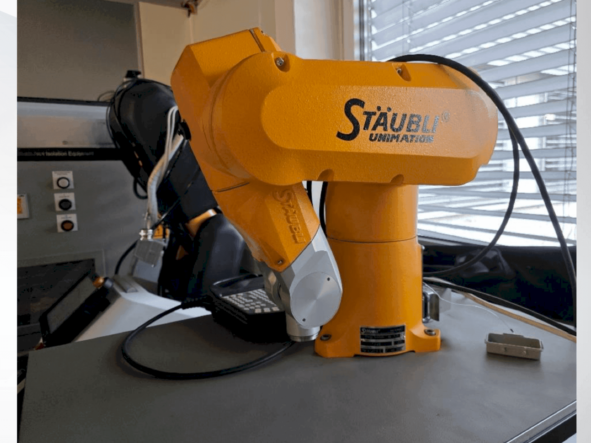 Vooraanzicht van STAUBLI TX40 machine