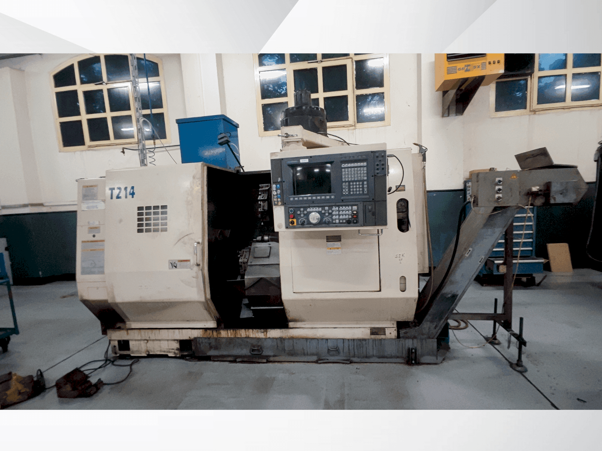 Vooraanzicht van Okuma LU 15 machine