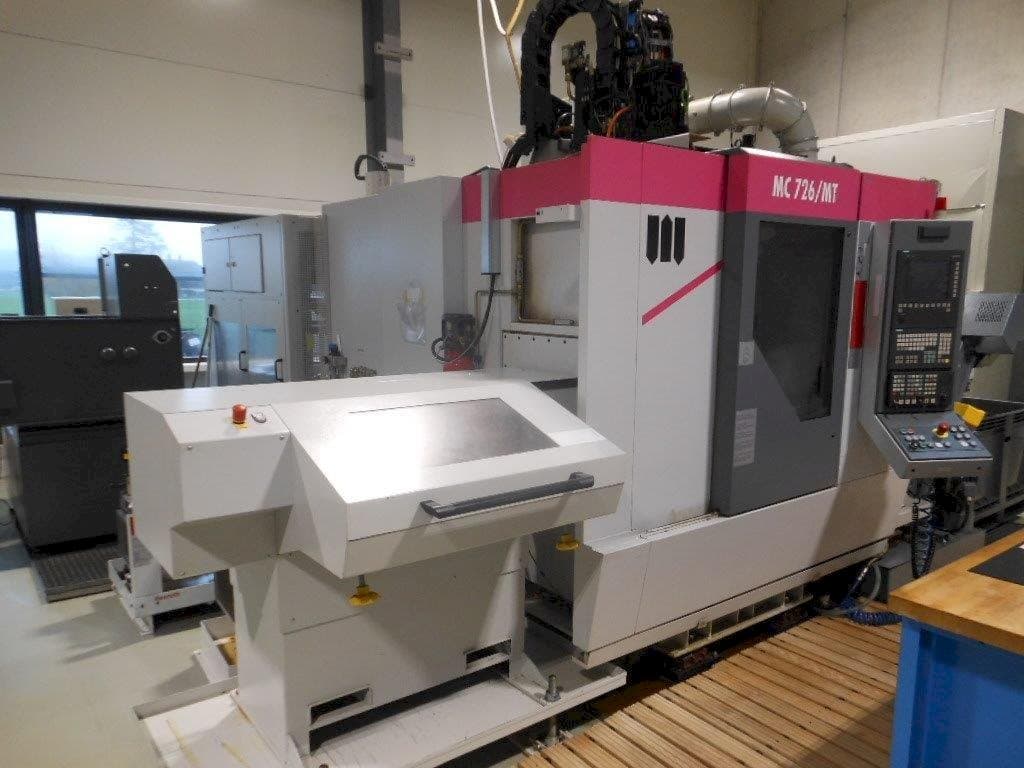 Vooraanzicht van STAMA MC 726 machine