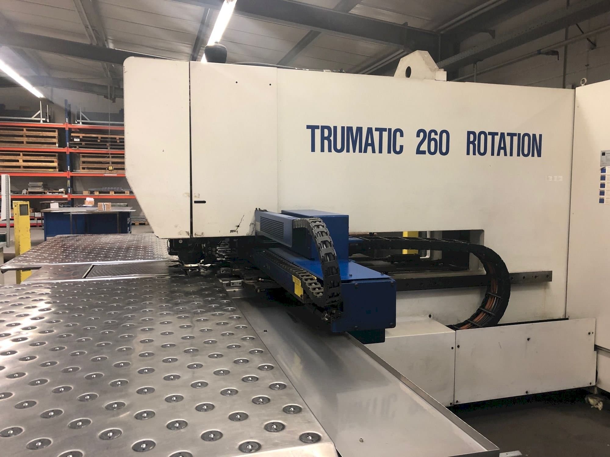 Linkerzijdeaanzicht van Trumpf Trumatic 260 machine