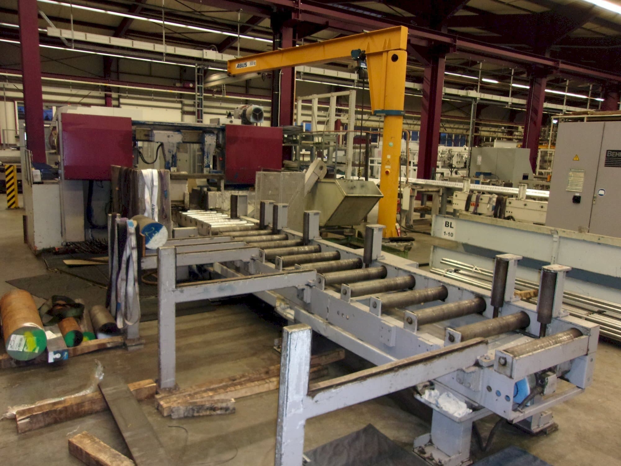 Vooraanzicht van KASTO HBA420 AU machine