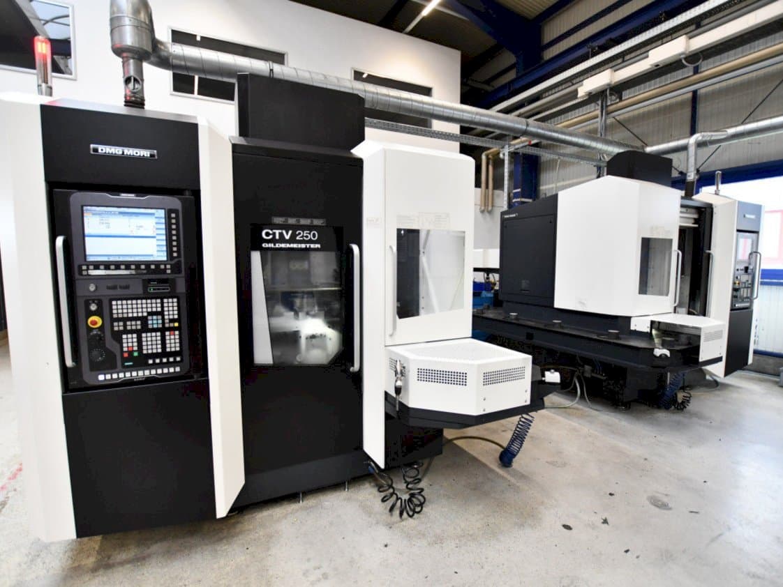 Vooraanzicht van DMG MORI Gildemeister CTV 250 2nd machine