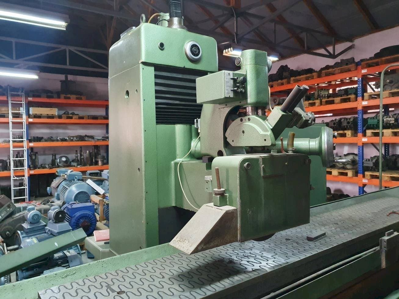 Vooraanzicht van ELB SCHLIFF SWBD-30 VA II machine