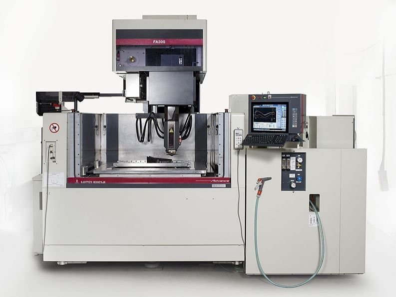 Vooraanzicht van Mitsubishi FA 30S Advance machine