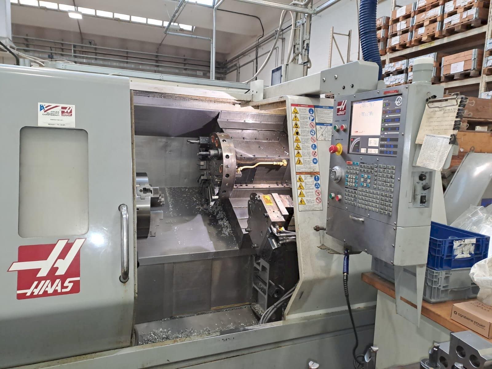Vooraanzicht van HAAS SL30 machine