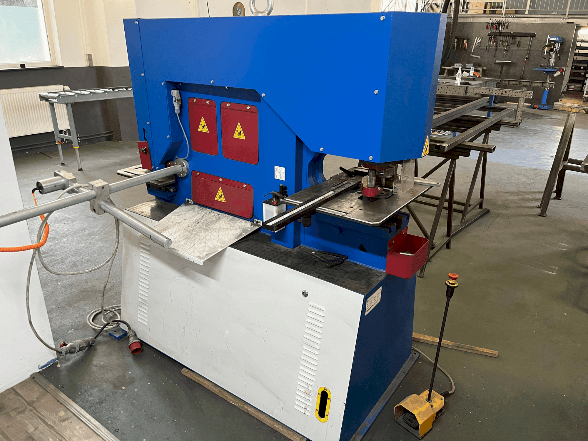 Vooraanzicht van Metallkraft HPS 65 DS machine