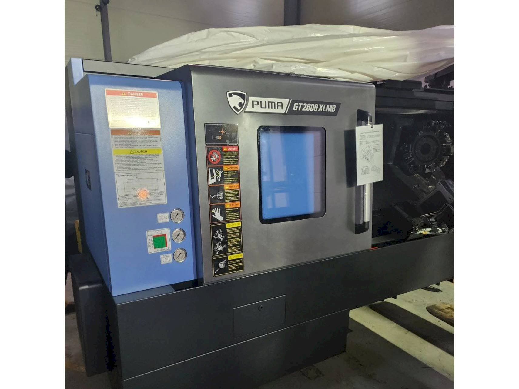 Vooraanzicht van DN SOLUTIONS machine