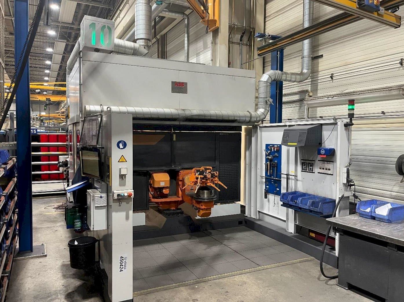 Vooraanzicht  van ABB   machine