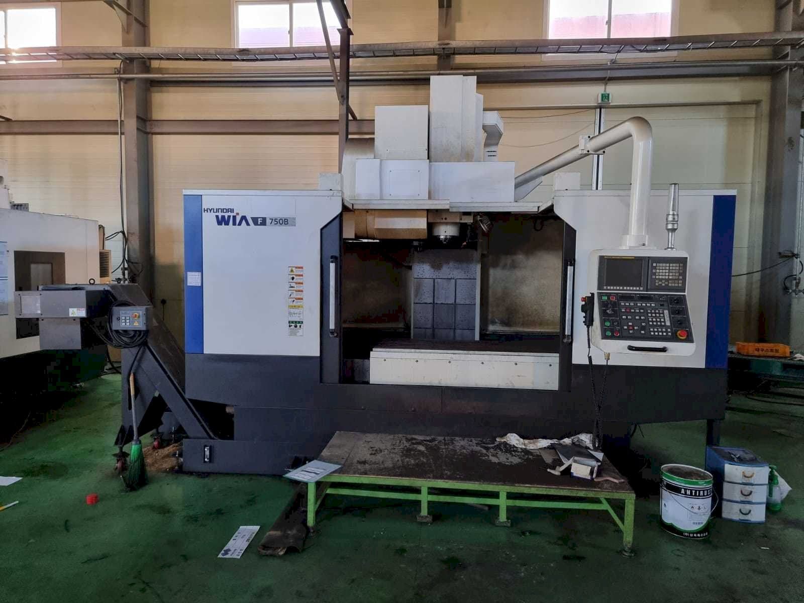 Vooraanzicht van Hyundai Wia F750B machine