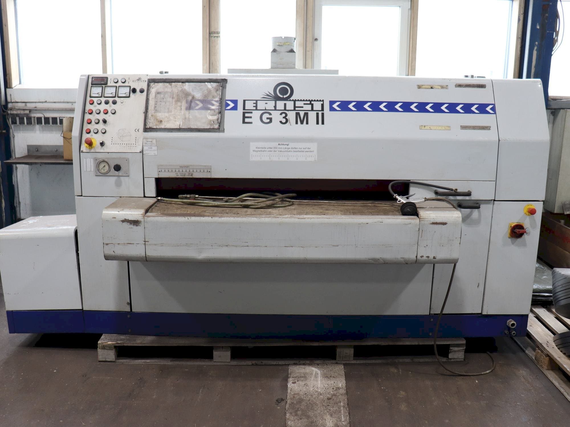 Vooraanzicht van ERNST EG3M II machine