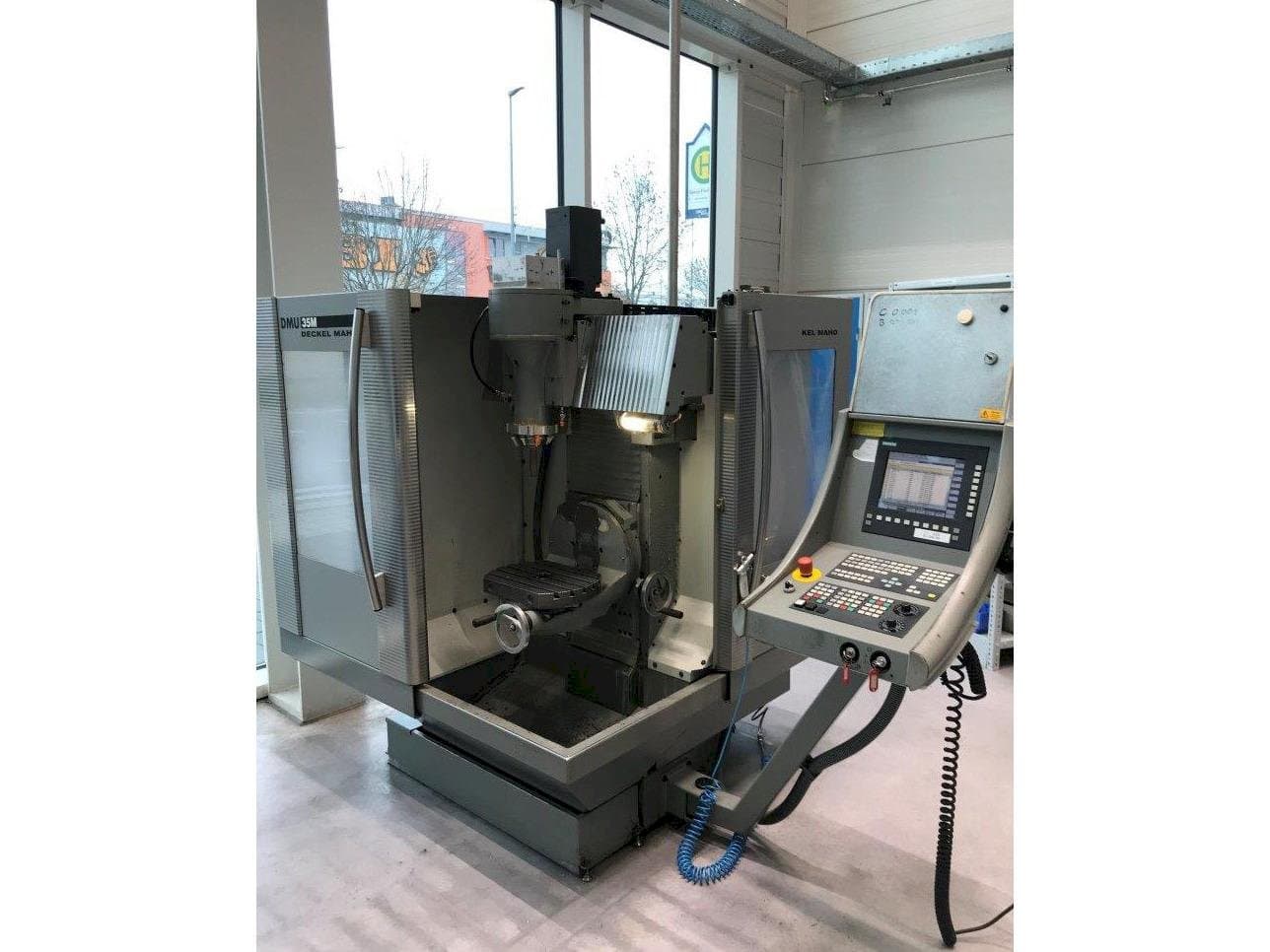 Vooraanzicht van DECKEL MAHO DMU 35 M machine