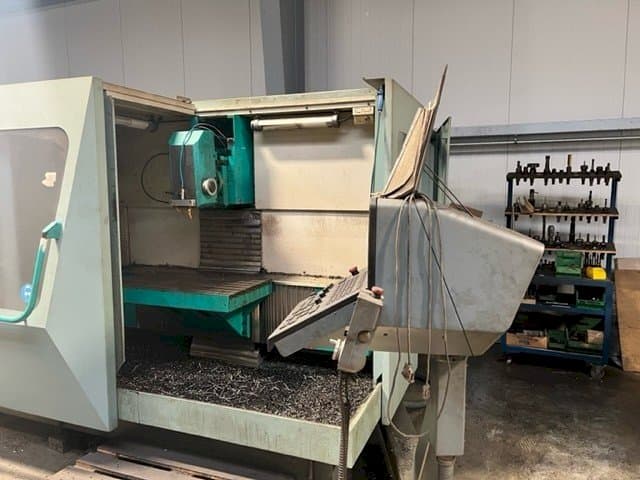 Vooraanzicht van DECKEL FP 4-60 machine