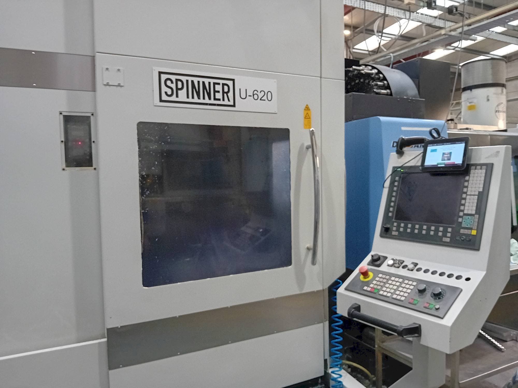 Vooraanzicht van SPINNER U5-620 machine