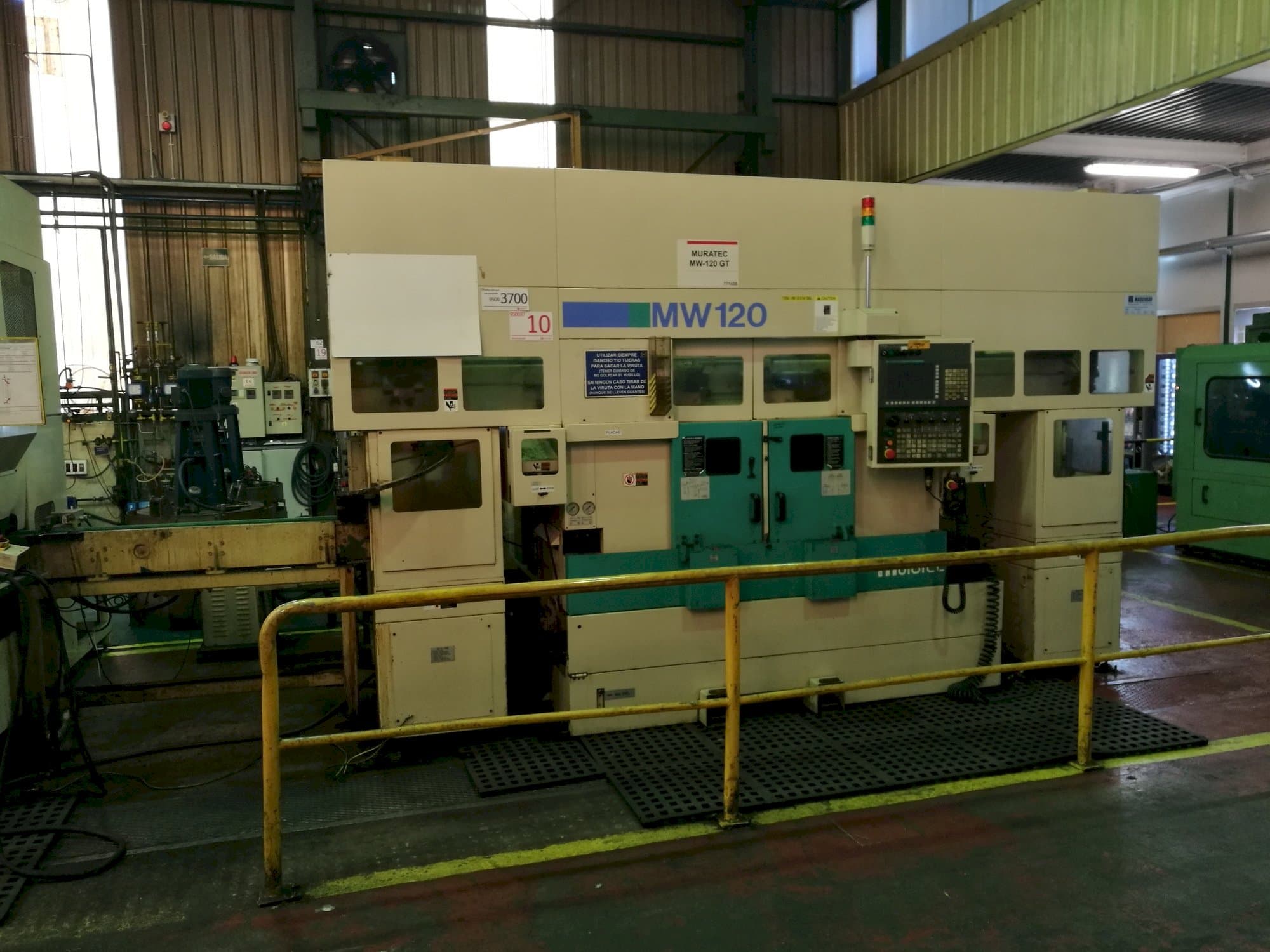 Vooraanzicht van Muratec MW120 machine