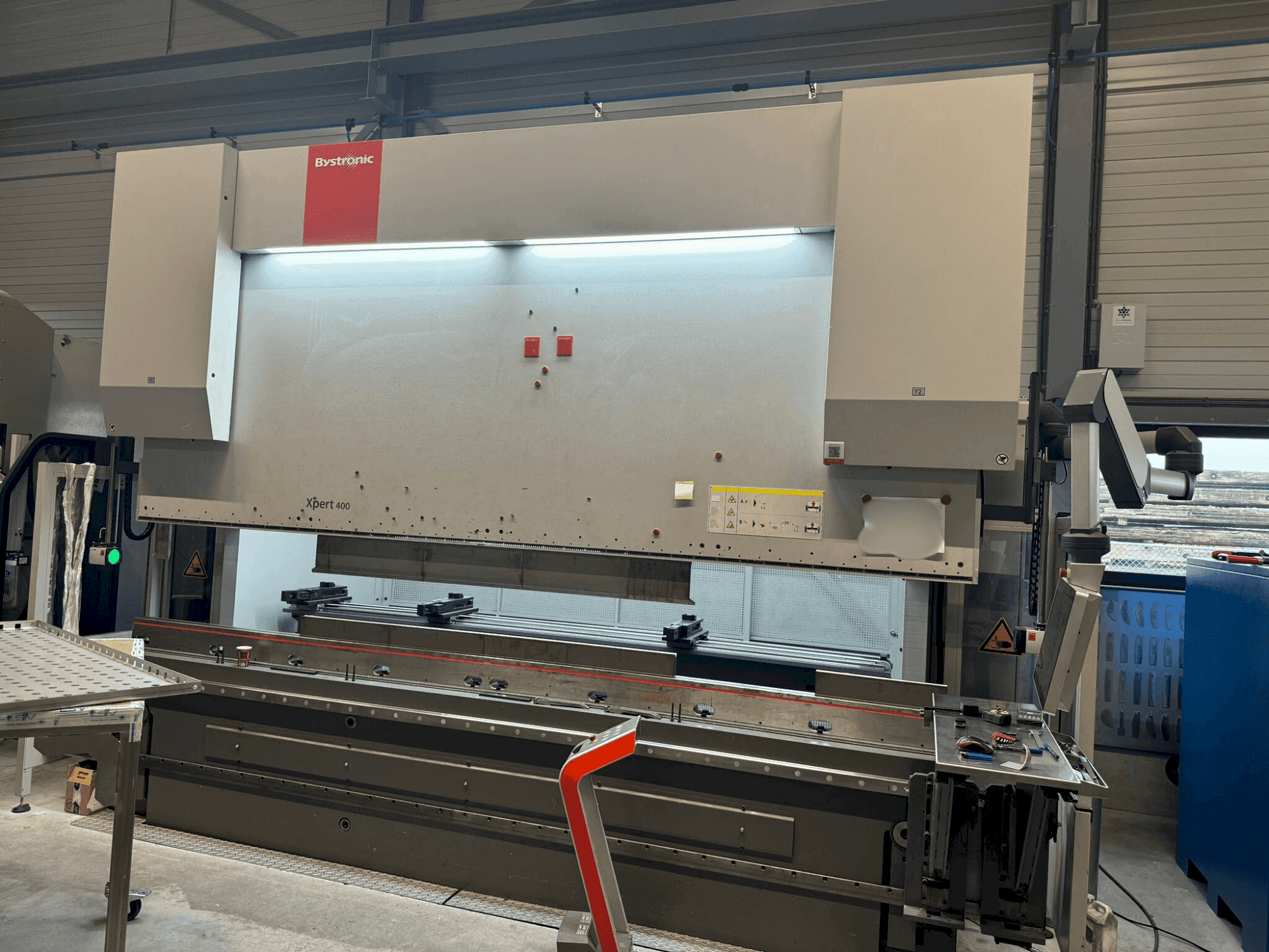 Vooraanzicht  van Bystronic Xpert 400/4100  machine