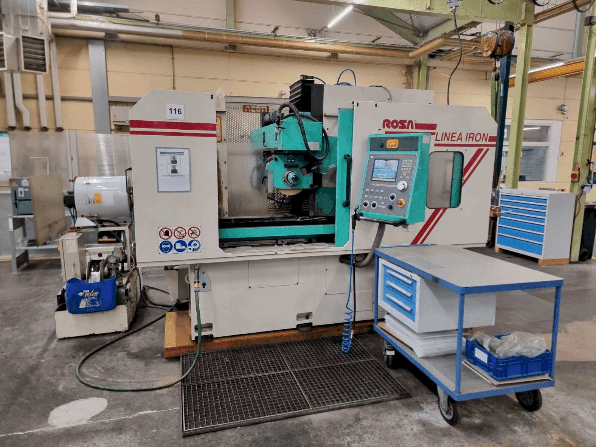 Vooraanzicht van ROSA ERMANDO IRON 08.6 machine