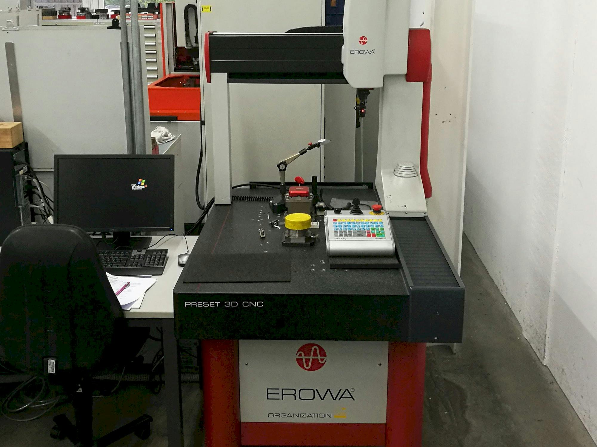 Vooraanzicht  van EROWA PreSet 3D CNC machine