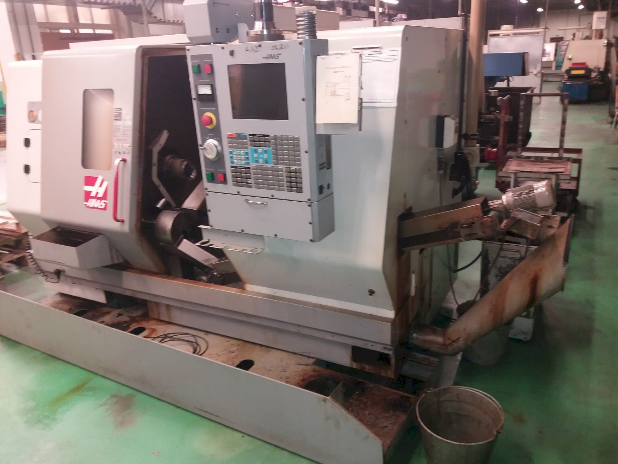 Vooraanzicht van HAAS SL-20HE machine