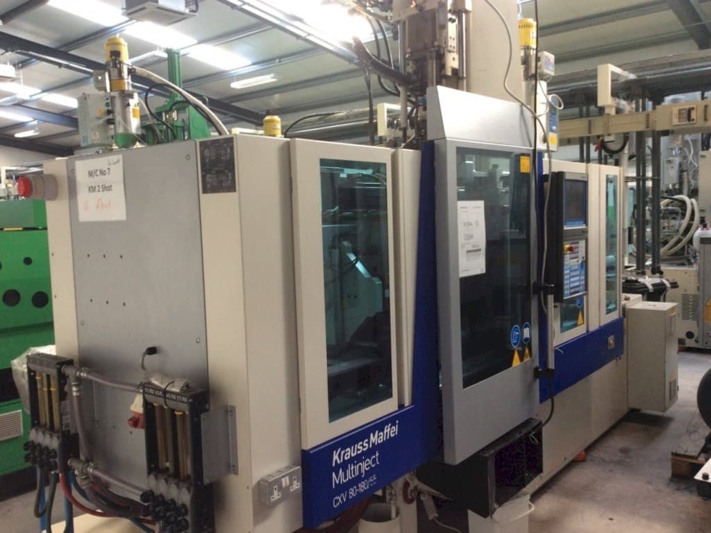 Vooraanzicht van Krauss Maffei Multinject 80-180-55 CX V machine