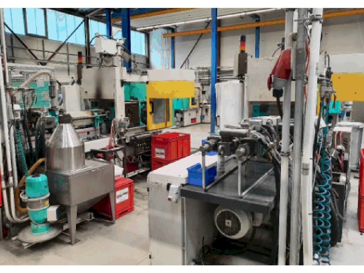 Zijaanzicht van Arburg 320 C 600-250 machine