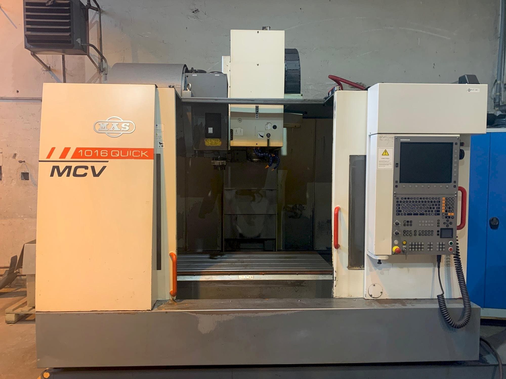 Vooraanzicht van KOVOSVIT MAS MCV 1016 QUICK machine