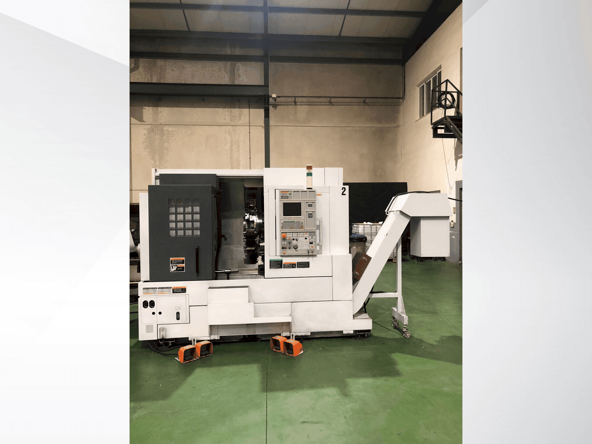 Vooraanzicht van MORI SEIKI NL2000SY machine