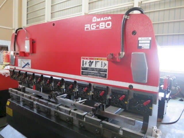 Vooraanzicht  van AMADA RG-80 ABG  machine