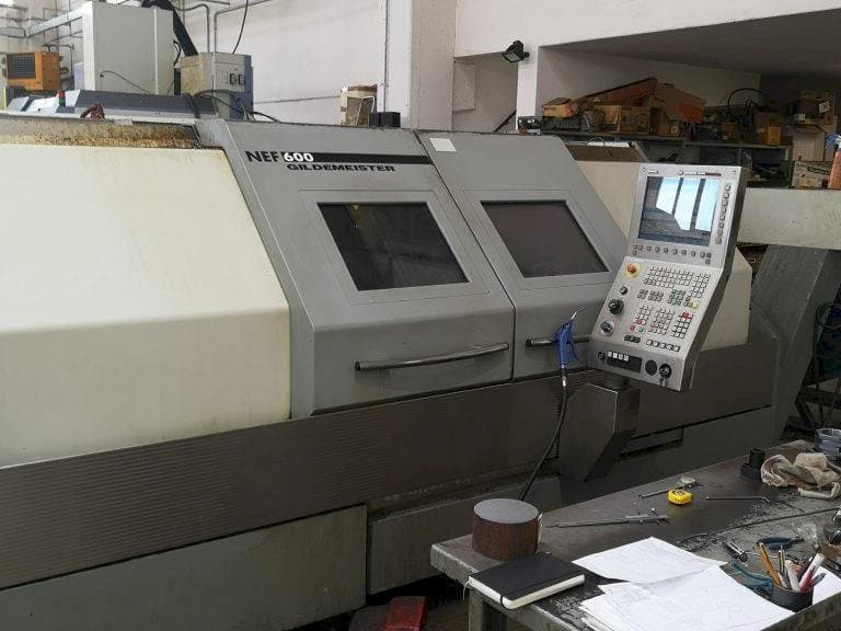 Vooraanzicht  van Gildemeister NEF 600  machine