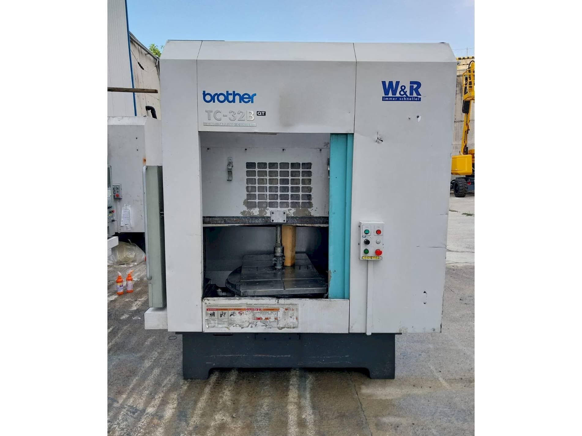Vooraanzicht van Brother TC 32 B-QT machine