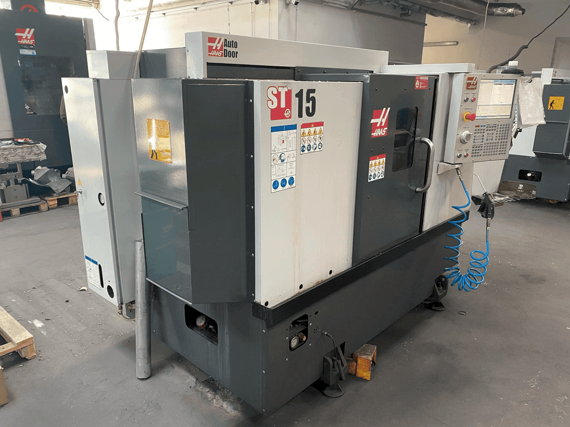 Vooraanzicht  van HAAS ST-15  machine
