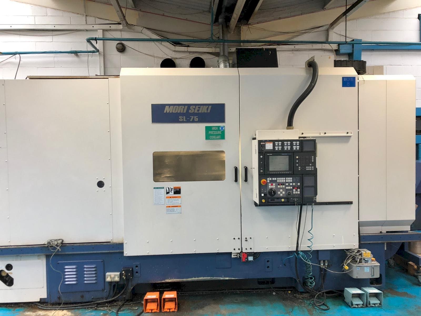 Vooraanzicht van MORI SEIKI SL75 machine