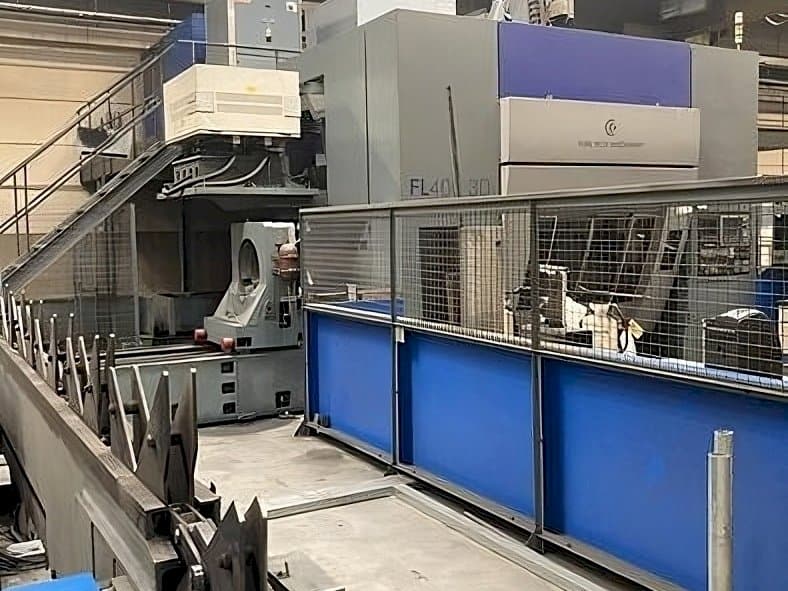 Vooraanzicht  van Tube Tech Machinery FL 400 3D  machine
