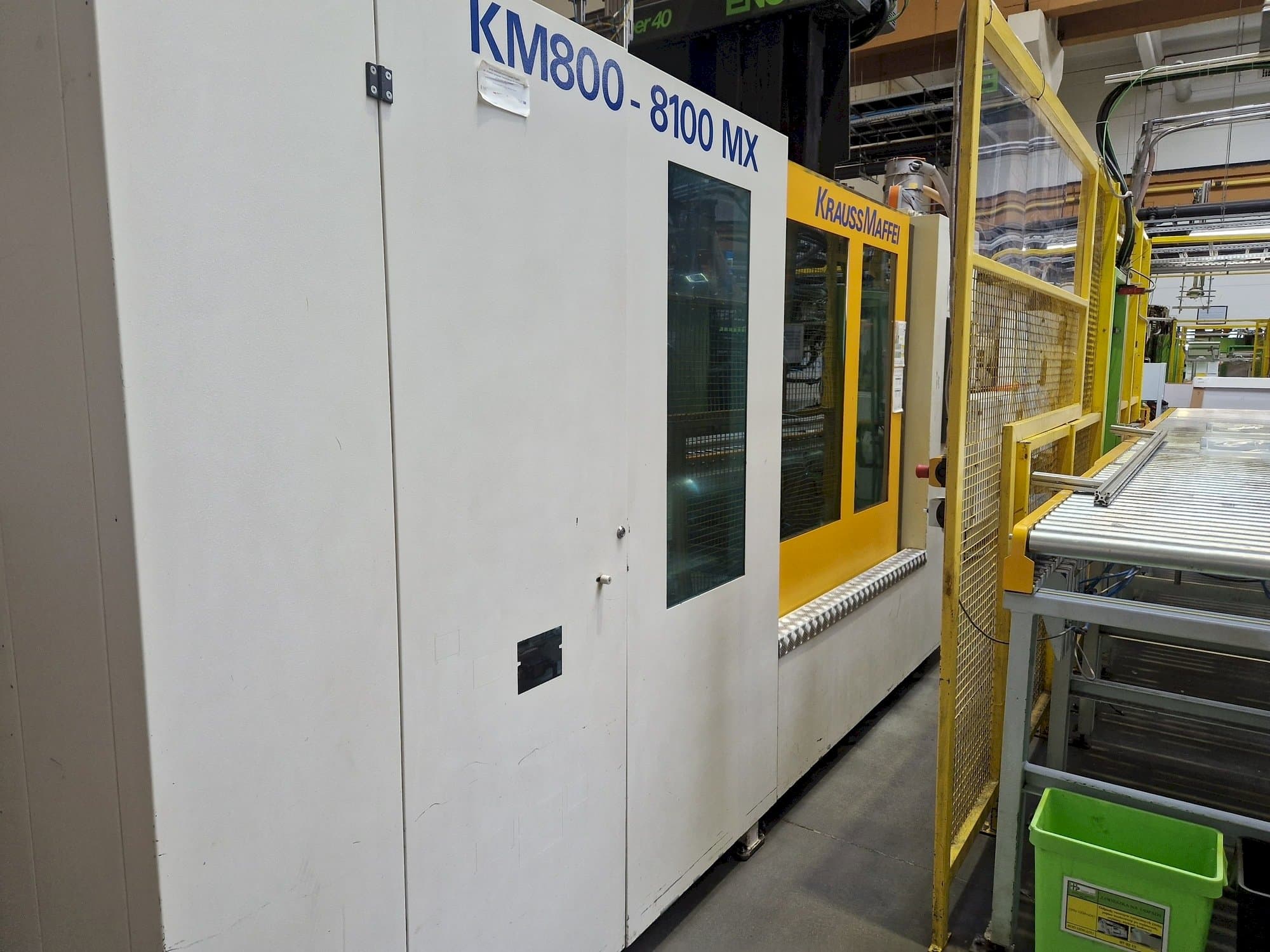 Linkerzijdeaanzicht  van Krauss Maffei 800-8100 MX  machine