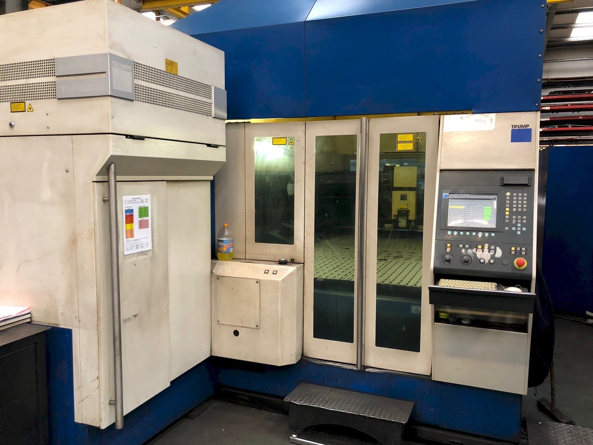 Vooraanzicht van Trumpf TRUMATIC L3050 machine