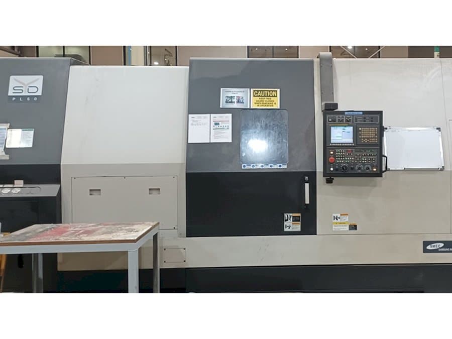 Vooraanzicht van Samsung PL60 machine