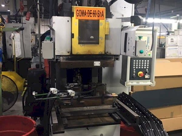 Vooraanzicht van Kloeckner Desma 956.050 Z0 machine